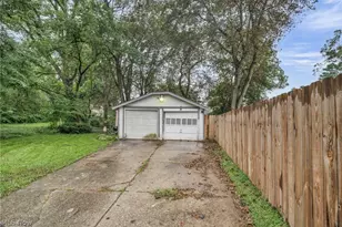 174 Harold St, Akron, OH 44310 - Photo 30