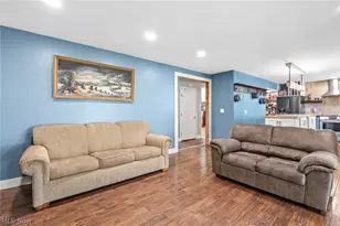 692 Thelma Dr, Wadsworth, OH 44281 - Photo 14