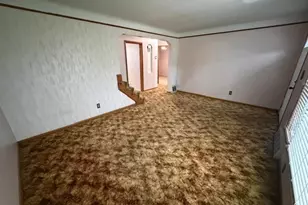 604 E 305th St, Willowick, OH 44095 - Photo 4