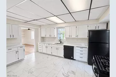 286 Alhambra Way, Akron, OH 44302 - Photo 8