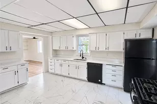 286 Alhambra Way, Akron, OH 44302 - Photo 8