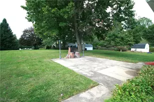1971 Dennis Dr, Green, OH 44312 - Photo 2