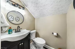 8220 Center St, Garrettsville, OH 44231 - Photo 22