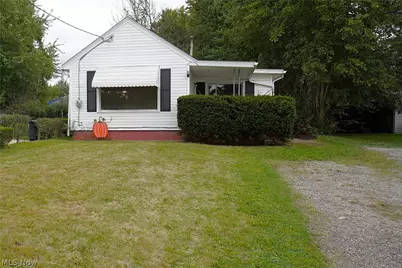 1613 24th Street NE, Canton, OH 44714 - Photo 1