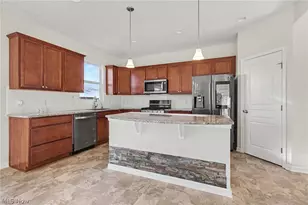 57 Garnett Cir, Copley, OH 44321 - Photo 2