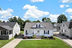 305 E 329th St, Willowick, OH 44095 - Photo 2