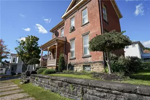 201 N 7th St, Martins Ferry, OH 43935 - Photo 2