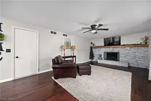 228 Forest St, Wellington, OH 44090 - Photo 6
