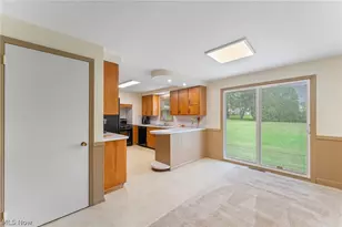 3870 Cumberland Dr, Youngstown, OH 44515 - Photo 6