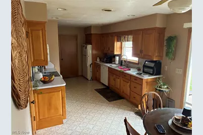 400 Park Drive SE, Brewster, OH 44613 - Photo 4
