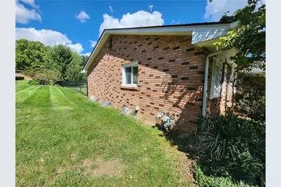2356 Shawnee Trail, Youngstown, OH 44511 - Photo 18