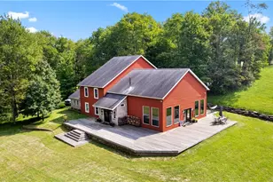 206 Deepwoods Ln, Weirton, WV 26062 - Photo 2