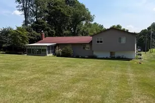 9011 Lost Trail Ave NE, Canton, OH 44721 - Photo 4