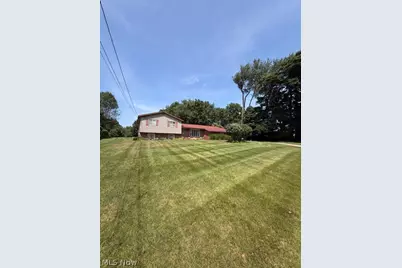 9011 Lost Trail Avenue NE, Canton, OH 44721 - Photo 2