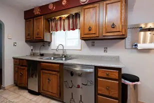 114 Sheriff St, Elyria, OH 44035 - Photo 14
