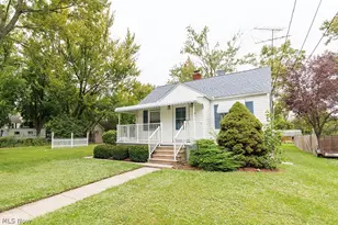114 Sheriff St, Elyria, OH 44035 - Photo 2
