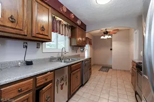 114 Sheriff St, Elyria, OH 44035 - Photo 16