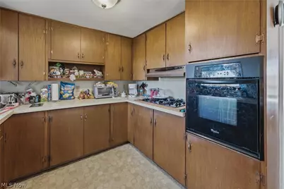 7660 Brookview Street, Louisville, OH 44641 - Photo 34