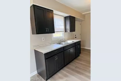 208 Barder Avenue, Akron, OH 44305 - Photo 10