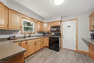8008 Garnet Ave NE, Canton, OH 44721 - Photo 12