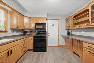 8008 Garnet Ave NE, Canton, OH 44721 - Photo 14