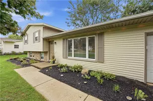 8008 Garnet Ave NE, Canton, OH 44721 - Photo 2