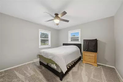 8008 Garnet Avenue NE, Canton, OH 44721 - Photo 18