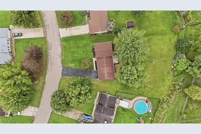 8008 Garnet Avenue NE, Canton, OH 44721 - Photo 36