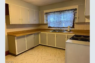 504 Walnut Avenue, Cambridge, OH 43725 - Photo 8