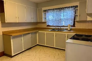 504 Walnut Ave, Cambridge, OH 43725 - Photo 8