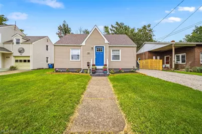 726 Lyndon Avenue, Ashtabula, OH 44004 - Photo 1