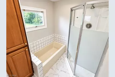 402 Hall Avenue, Barberton, OH 44203 - Photo 8