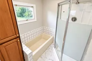 402 Hall Ave, Barberton, OH 44203 - Photo 8