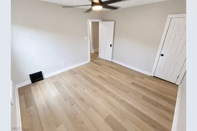 402 Hall Avenue, Barberton, OH 44203 - Photo 12
