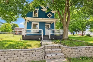 402 Hall Ave, Barberton, OH 44203 - Photo 1