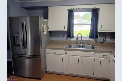 3344 Berrywood Avenue SW, Canton, OH 44706 - Photo 2