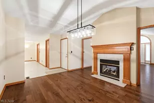 976 Rosemarie Cir, Wadsworth, OH 44281 - Photo 10