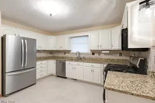 976 Rosemarie Cir, Wadsworth, OH 44281 - Photo 16