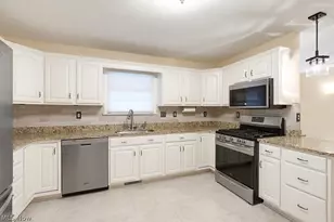 976 Rosemarie Cir, Wadsworth, OH 44281 - Photo 14
