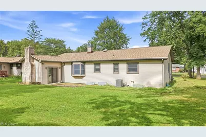 1889 Lancaster Drive, Youngstown, OH 44511 - Photo 2