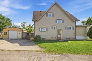 116 W 2nd St, Perrysville, OH 44864 - Photo 2
