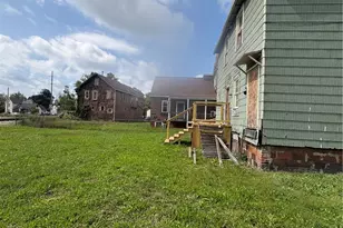 1210 Lawrence Rd NE, Canton, OH 44705 - Photo 6