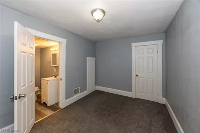 327 Schrock Place SW, Canton, OH 44647 - Photo 18