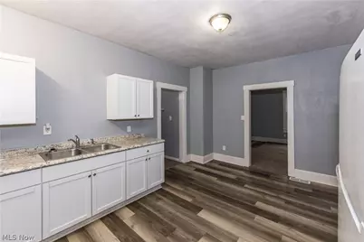 327 Schrock Place SW, Canton, OH 44647 - Photo 12