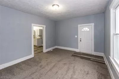 327 Schrock Place SW, Canton, OH 44647 - Photo 6