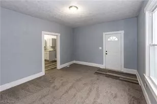 327 Schrock Pl SW, Canton, OH 44647 - Photo 6