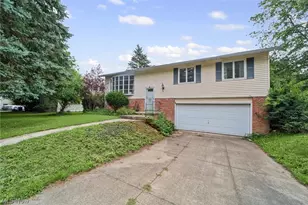 461 Delaware Dr, Brunswick, OH 44212 - Photo 2
