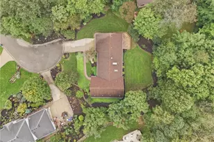 2500 Treetop Cir NE, Canton, OH 44705 - Photo 10