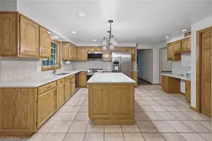 2500 Treetop Cir NE, Canton, OH 44705 - Photo 18