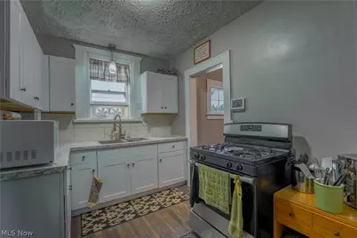 1215 Bellflower Avenue SW, Canton, OH 44710 - Photo 8